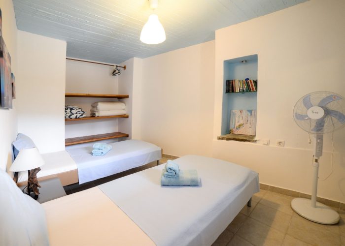DOUBLE ROOM
